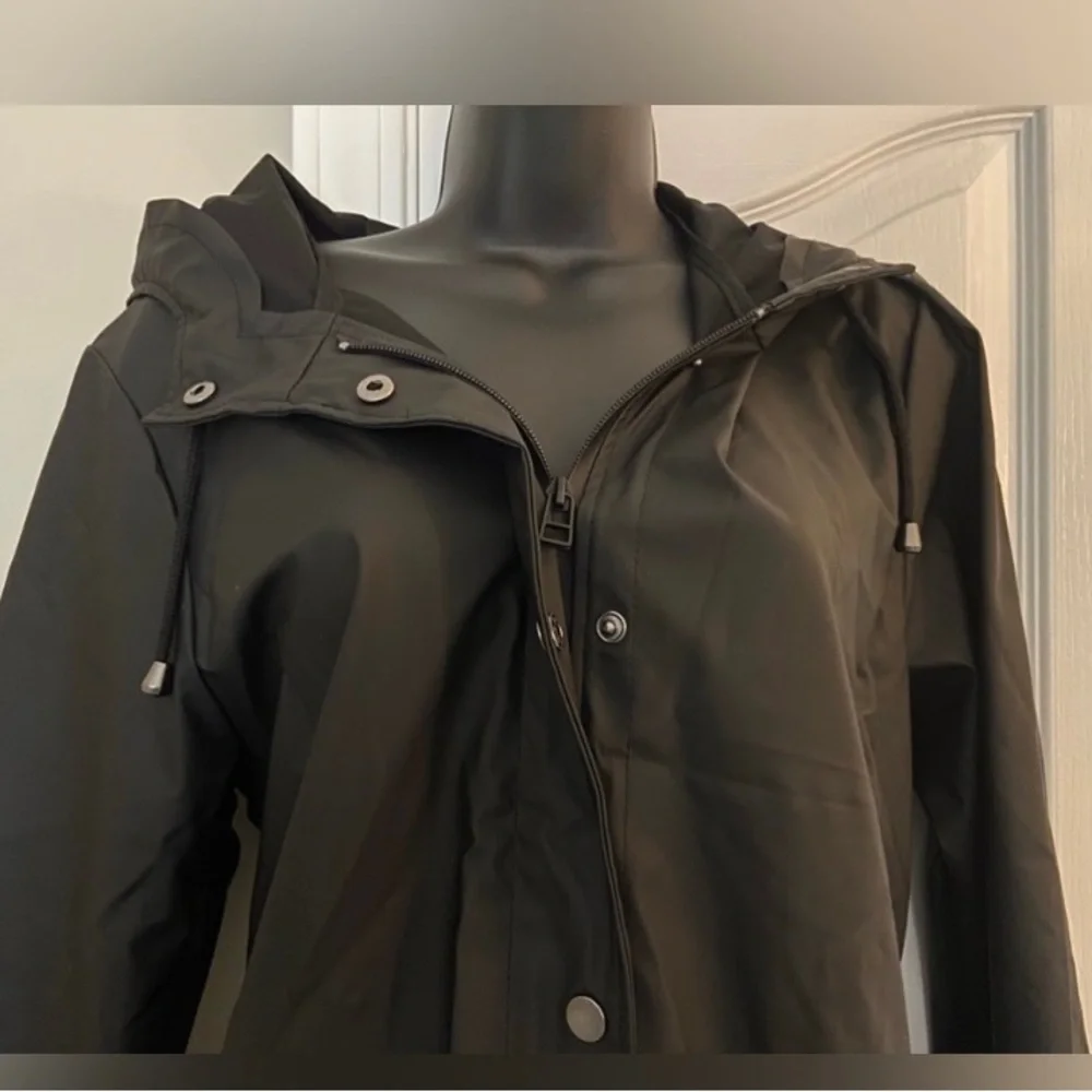 Halogen Size Small Raincoat - Picture 3 of 12